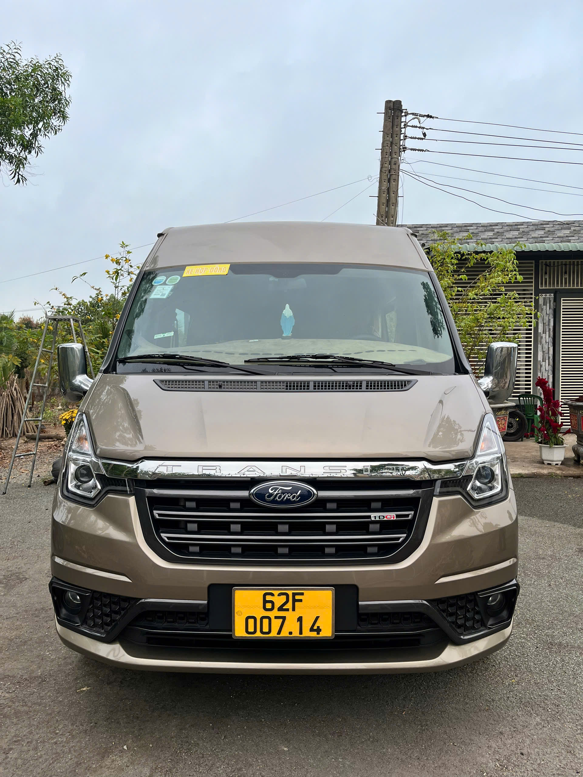 Ford Transit 2023 - 29529 km- 750 triệu