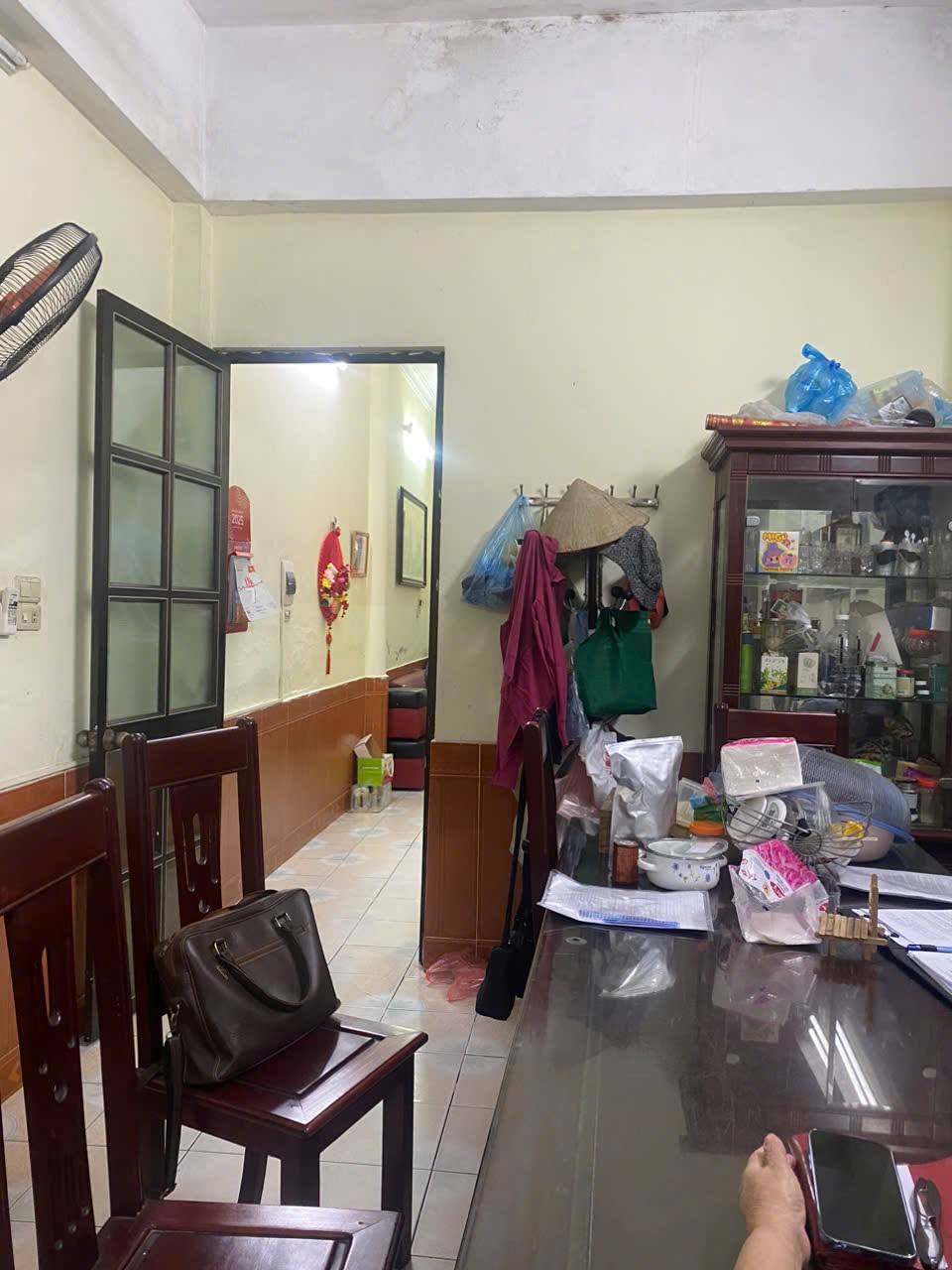 Bán nhà mặt đường Văn Chương, Đống Đa, 4 tầng 54m2 giá 19.9 tỷ