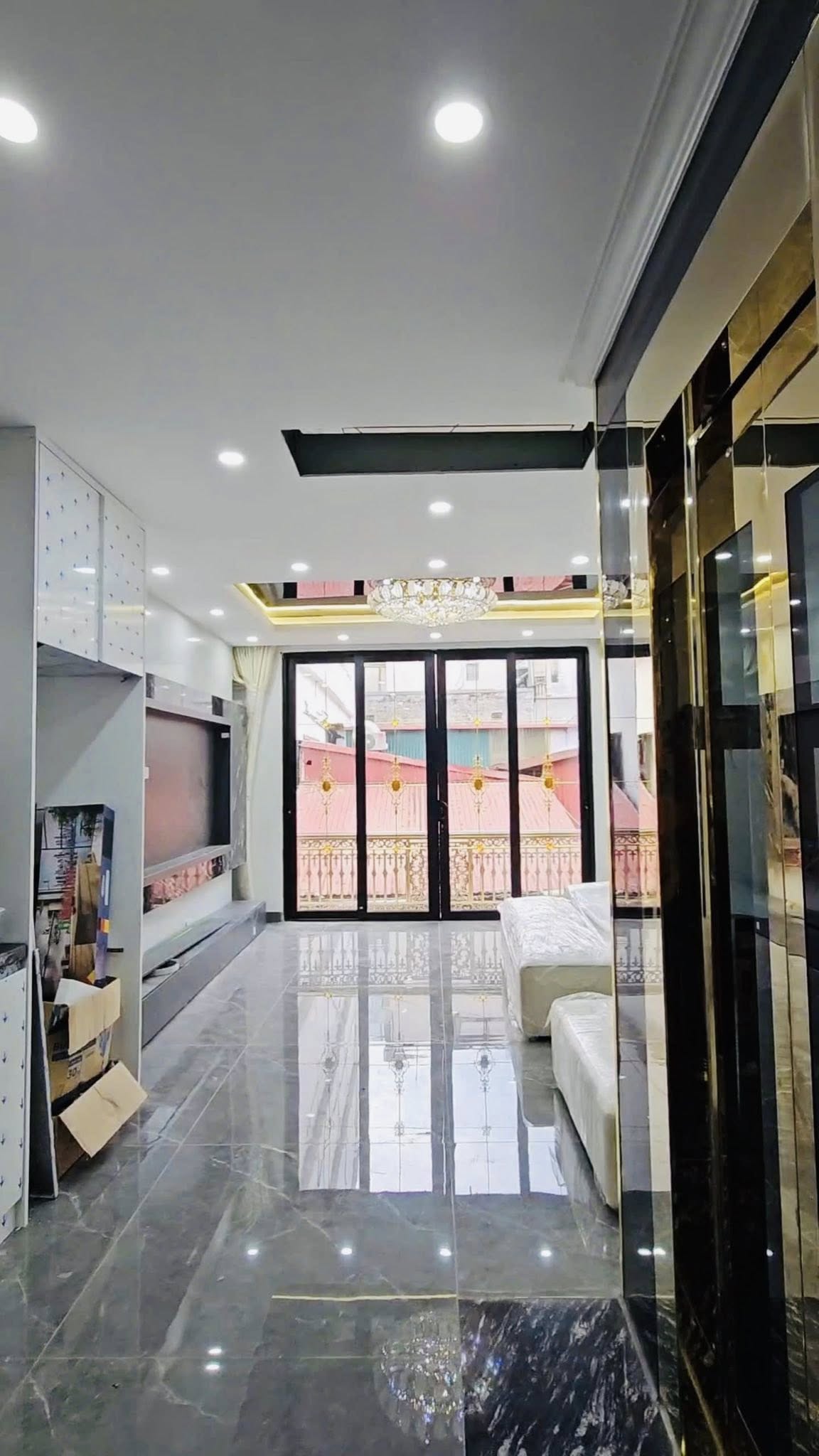 Bán nhà phố Hồng Mai, Hai Bà Trưng,  6 tầng 42m2 giá 16.8 tỷ
