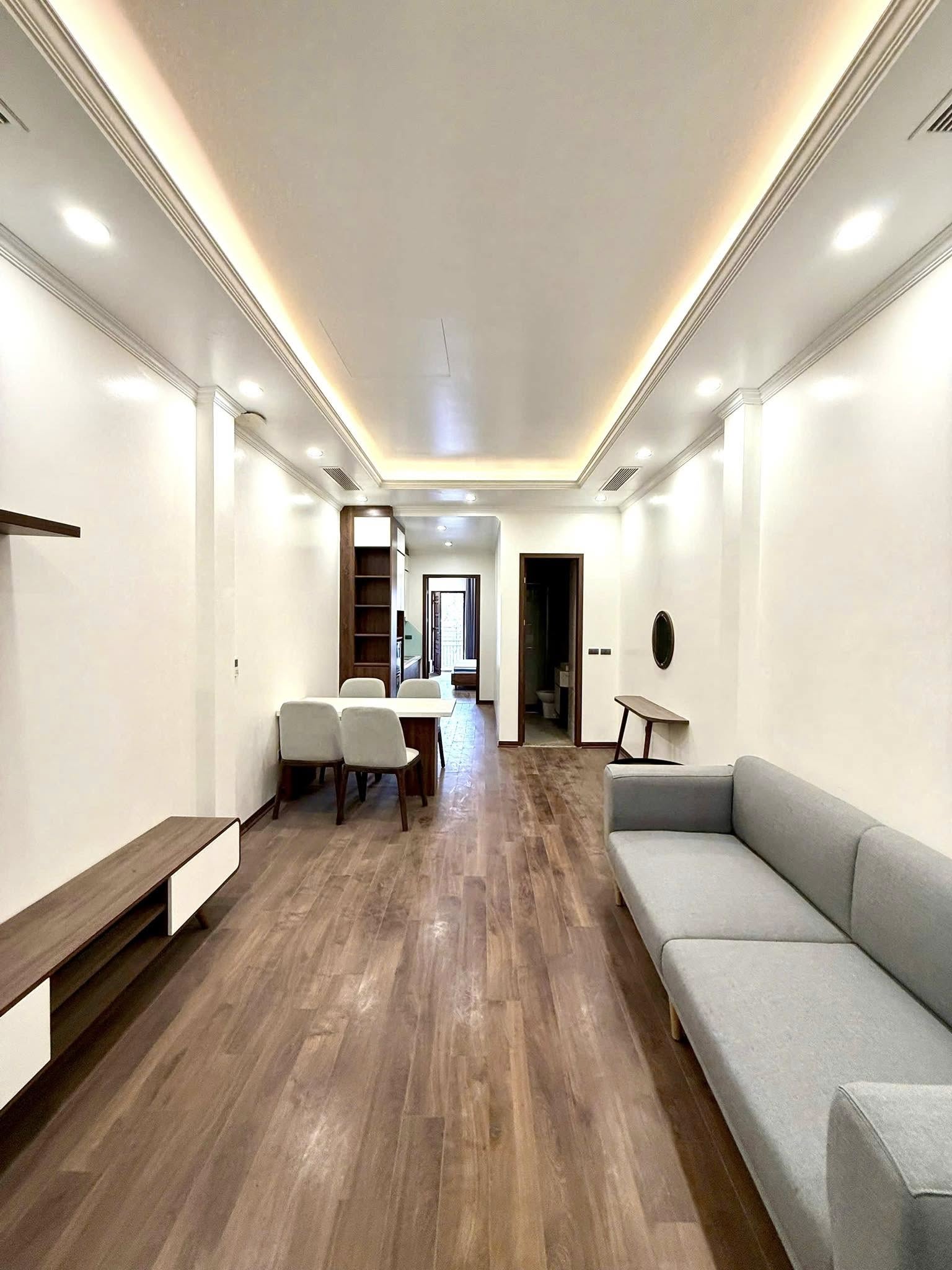 Bán nhà mặt phố Lê Đại Hành, Hai Bà Trưng, 6 tầng 66 m2 giá 31 tỷ