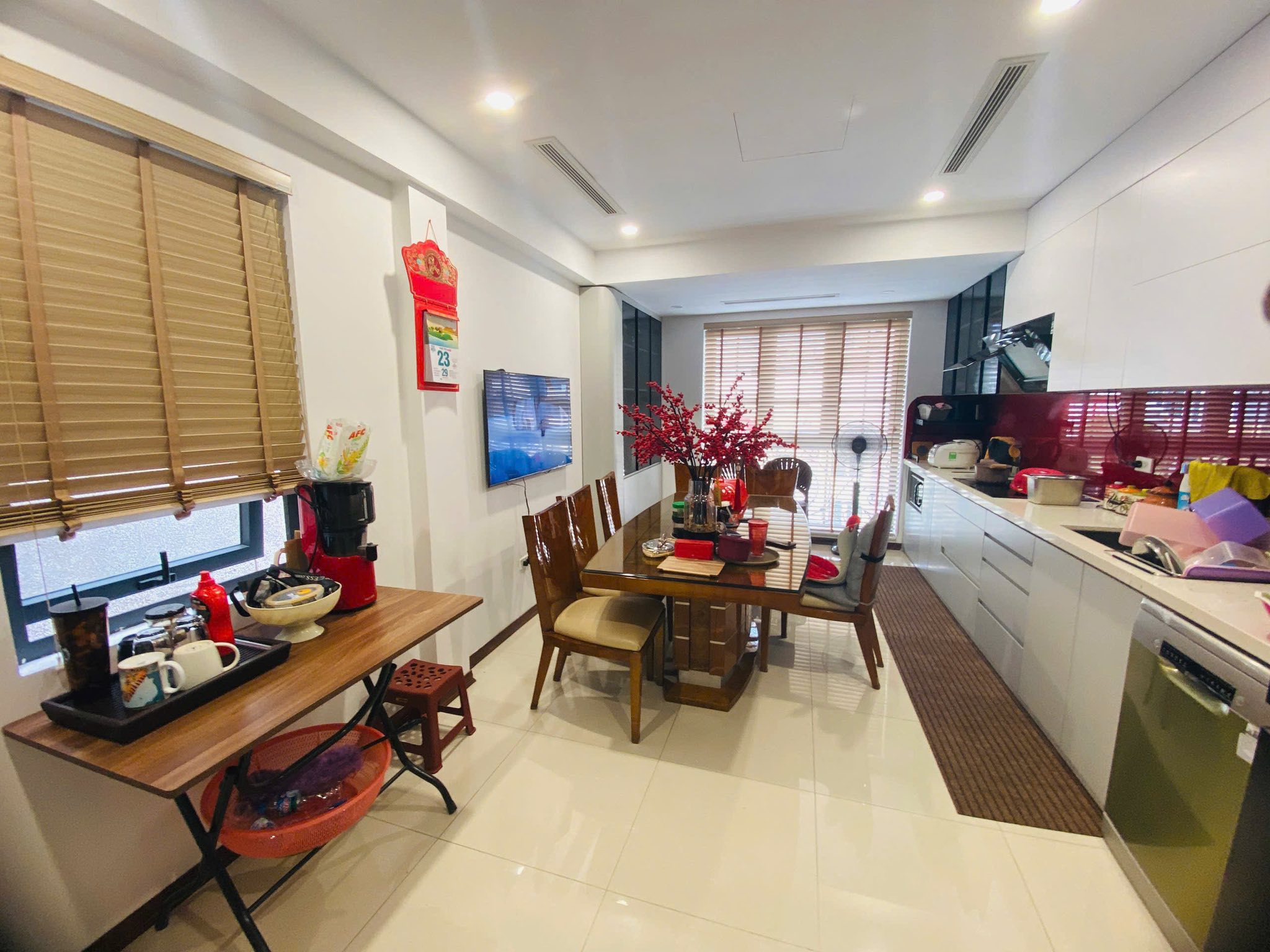 Bán nhà lô góc mặt phố Cát Linh, Đống Đa 7 tầng 32m2 giá 24 tỷ