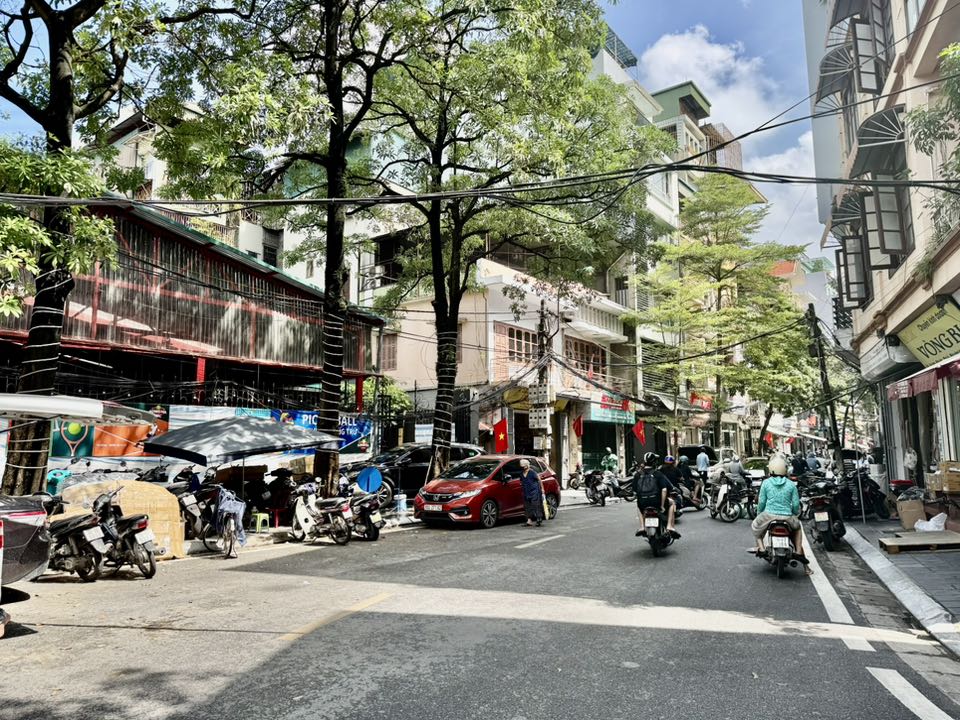 Bán nhà mặt phố Đồng Nhân, Hai Bà Trưng, 4 tầng 31m giá 16.85 tỷ