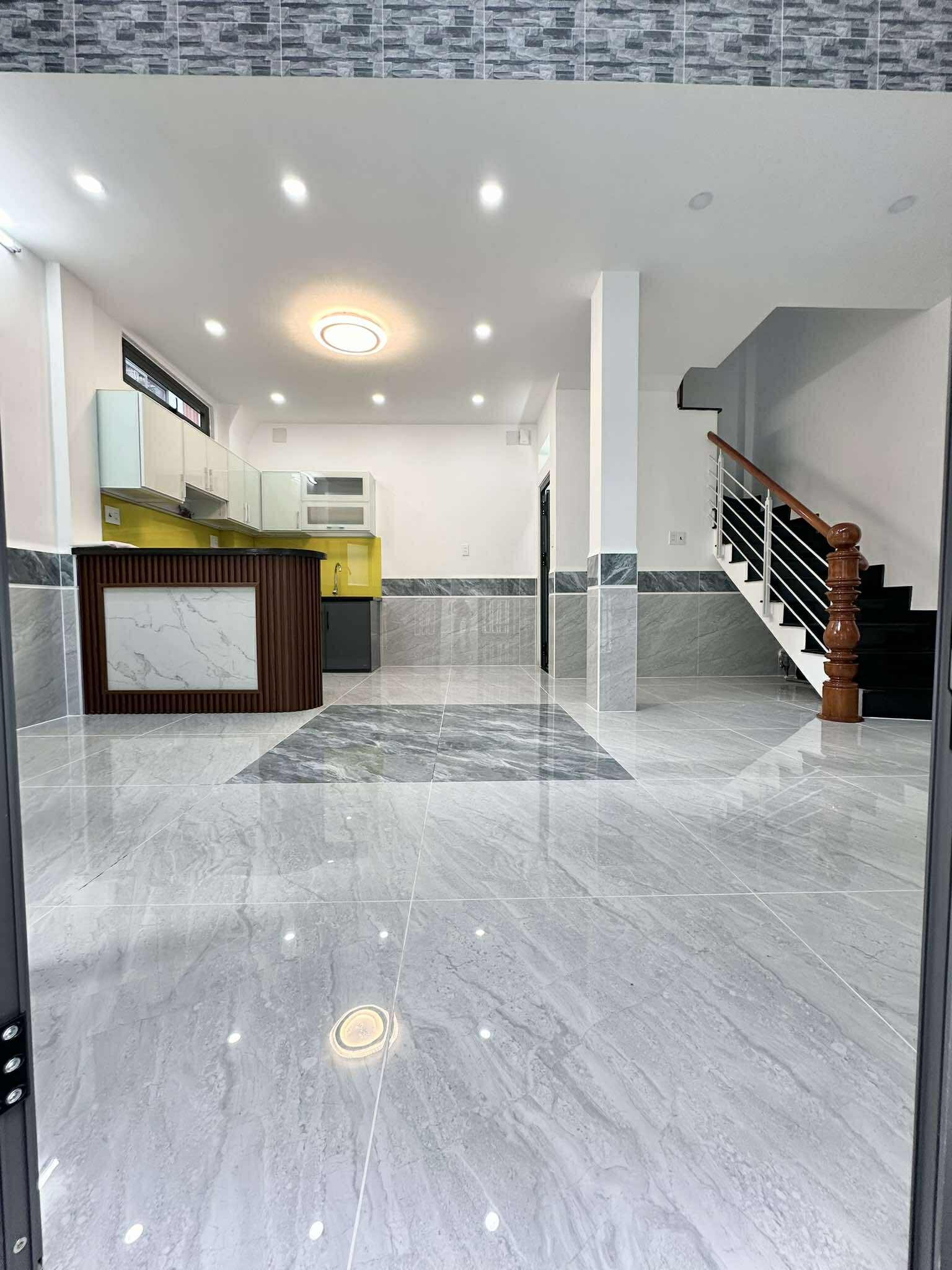 Nhà bán Lê Văn Sỹ Quận 3 5 tầng mới 4PN ngang rộng 6m giá 8.7 tỷ TL