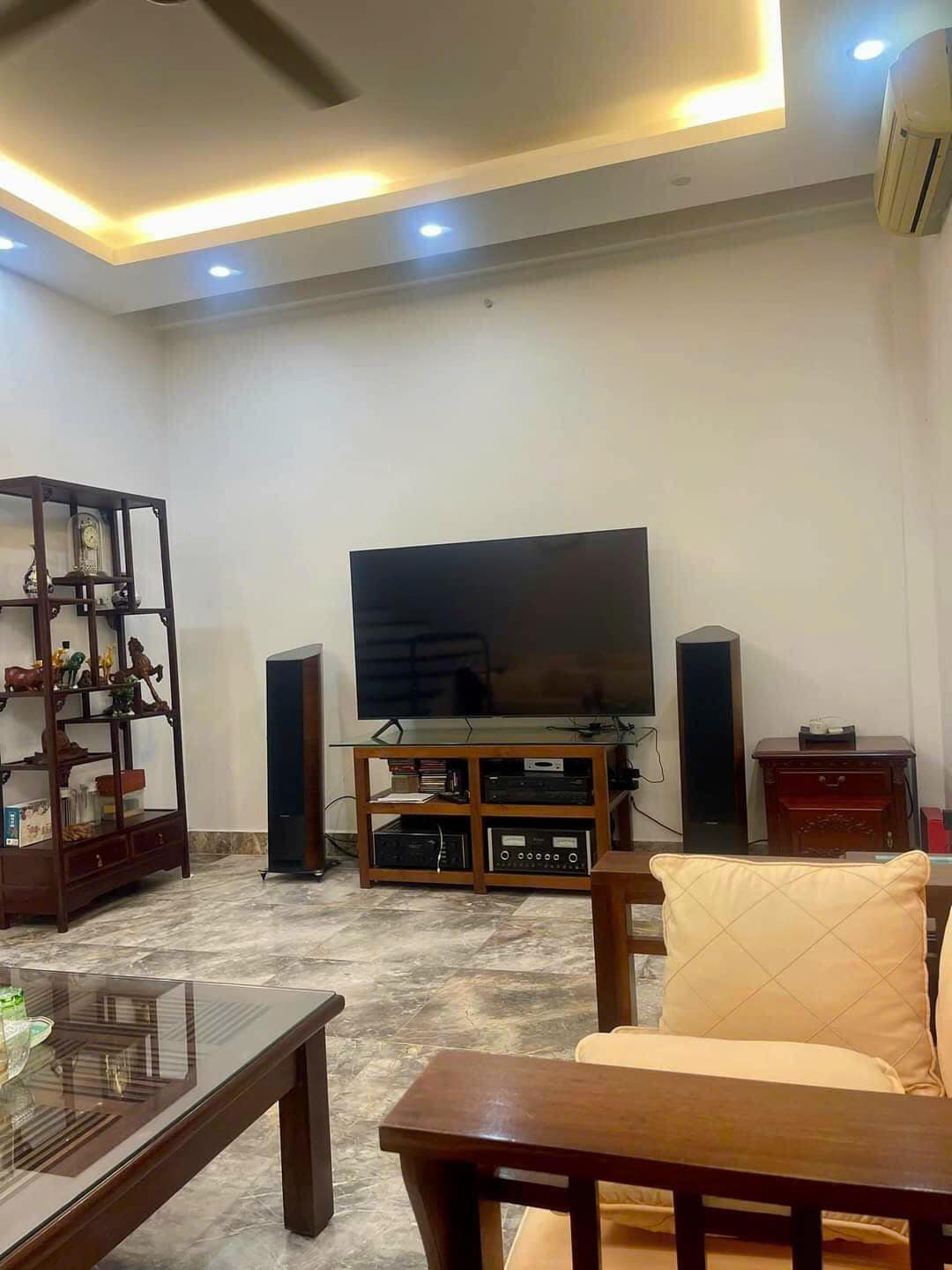 Bán nhà phố Láng Hạ, Đống Đa phân lô, ở ngay 4 tầng 70m2 giá 25 tỷ