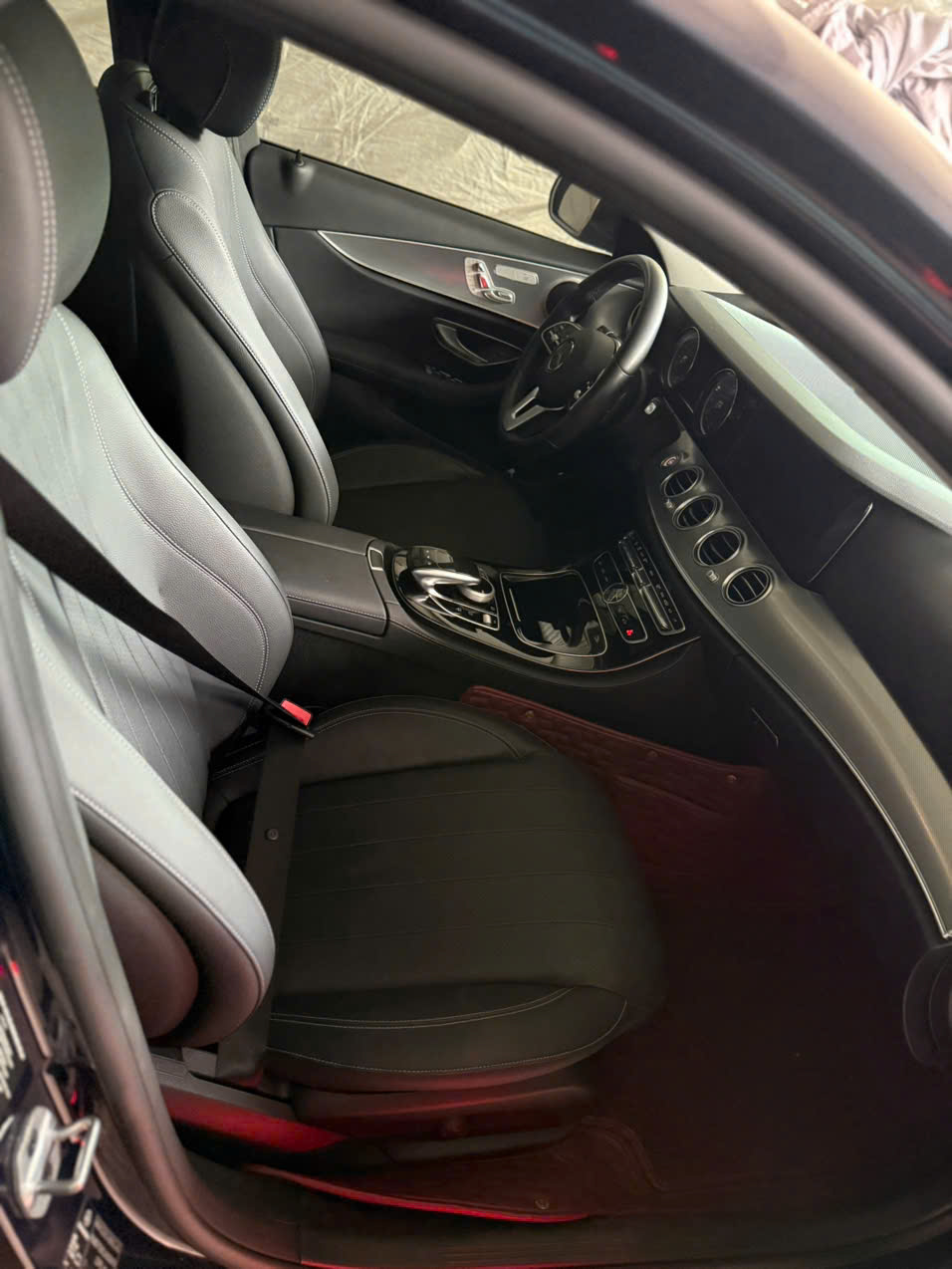 Mercedes Benz E Class 2020 E180 - 22000 km- 1, 3 tỷ