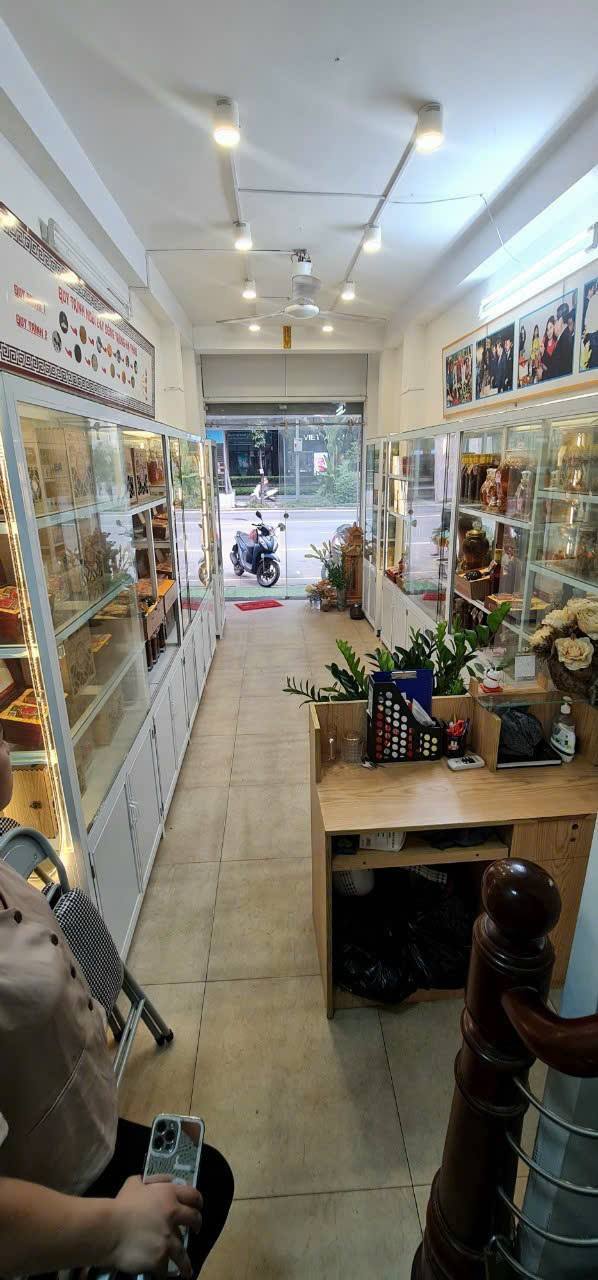 Bán nhà mặt phố Giảng võ, Đống Đa, 5 tầng 25m2 giá 13.3 tỷ