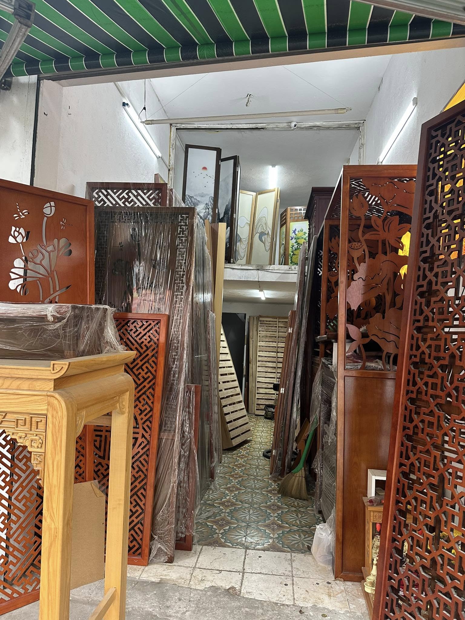 Bán nhà mặt phố Đê La Thành, Ba Đình, 4 tầng 32m2 giá 12.5 tỷ