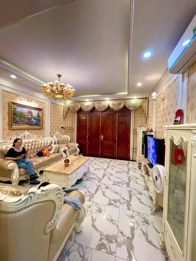 Bán nhà phố Bạch Mai, Hai Bà Trưng, 4 tầng 60 m2 giá 18.5 tỷ