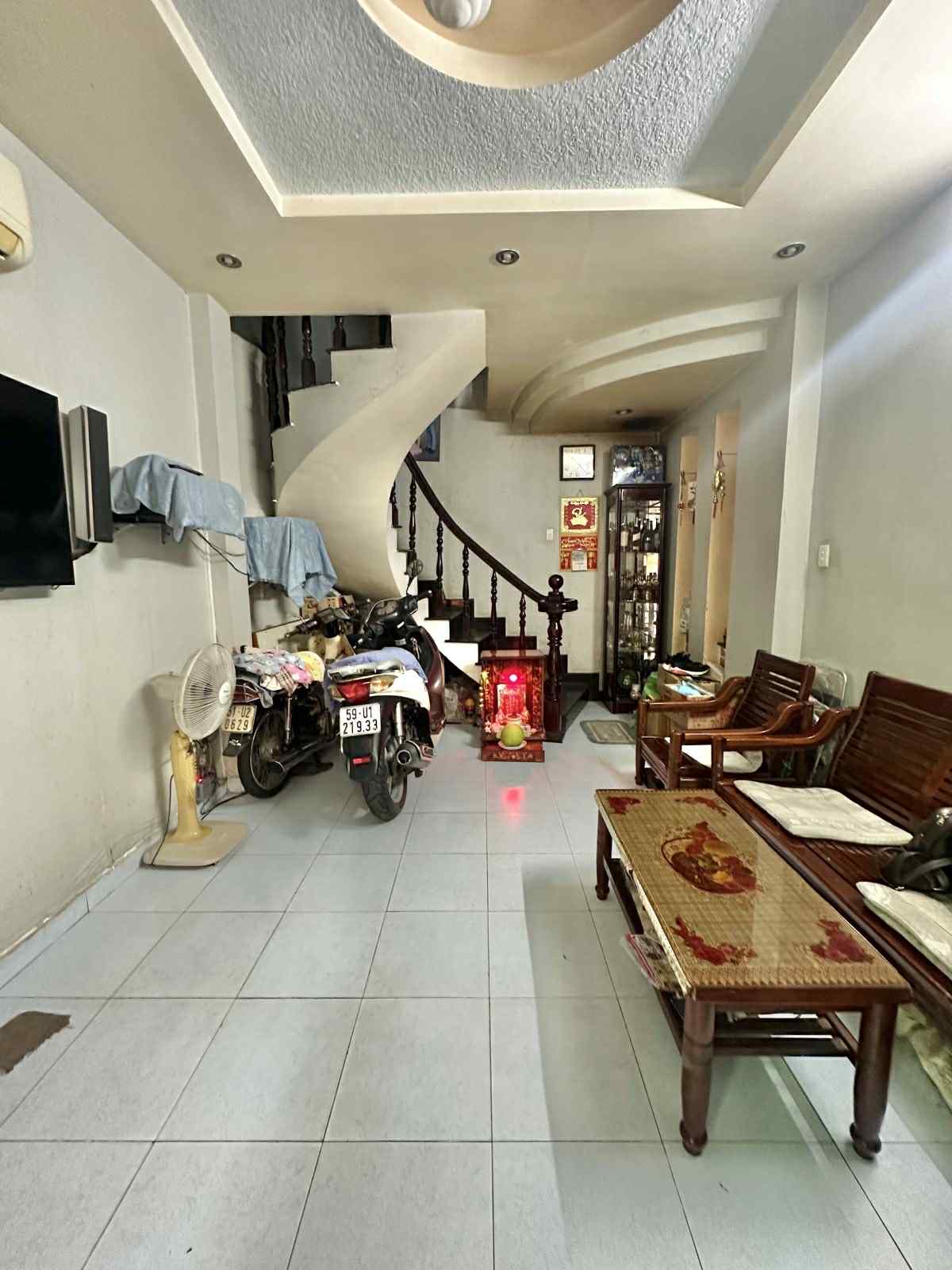 Bán nhà HXH Nguyễn Ngọc Lộc Quận 10, 5 tầng BTCT 3PN chỉ 6.5 tỷ