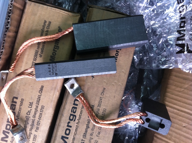 CHỔI THAN CÔNG NGHIỆP CHẤT LƯỢNG CAO