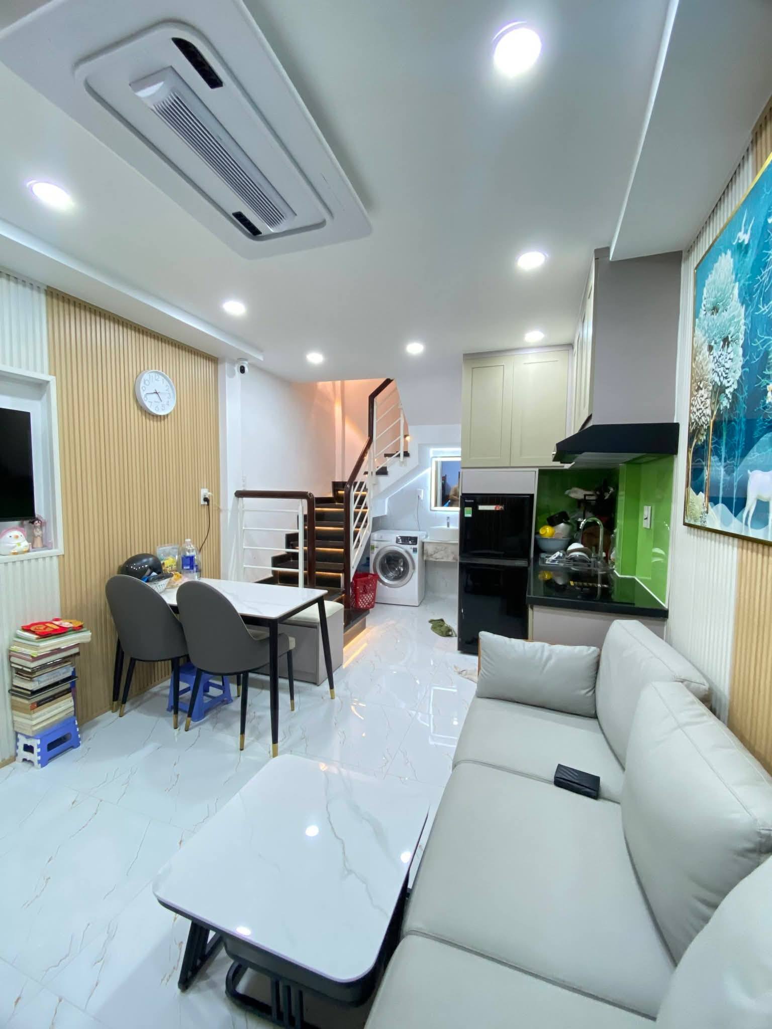 Bán nhà đẹp 3 tầng Lý Thái Tổ Quận 3 2PN full nội thấ nhỉnh 5 tỷ TL